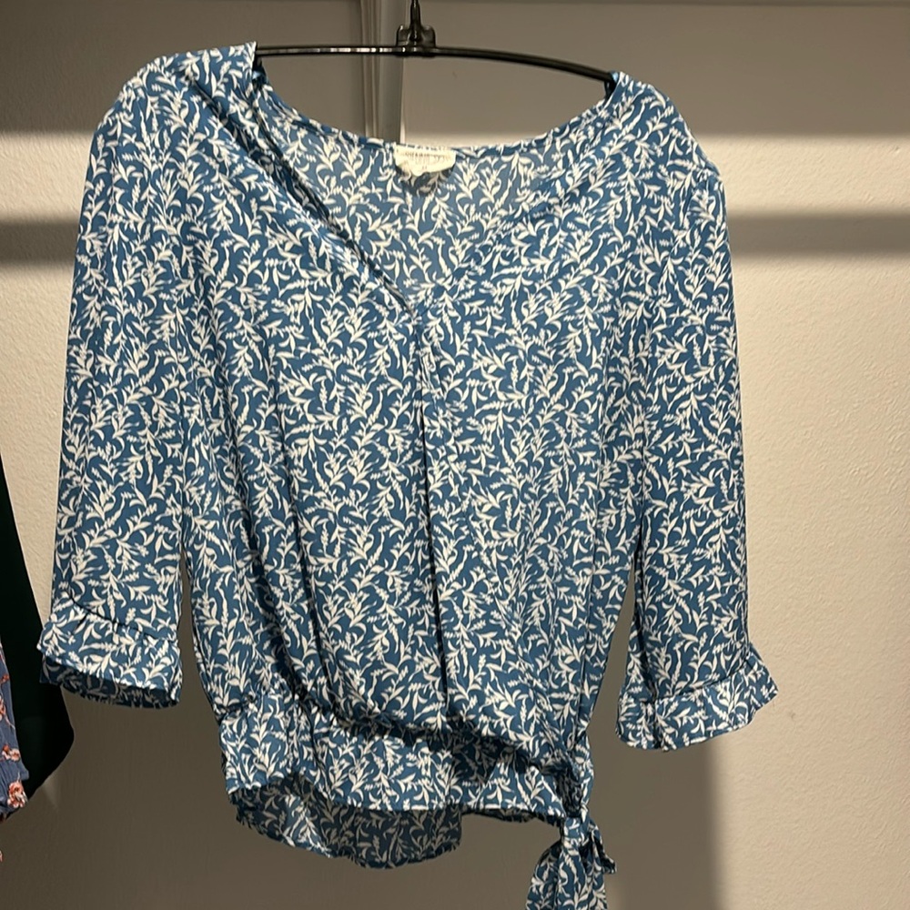 Tie flutter blouse